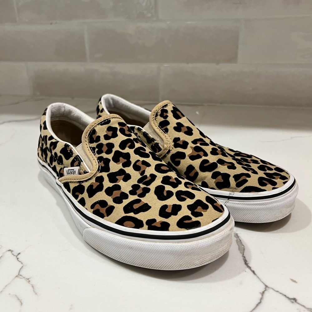 Leopard vans